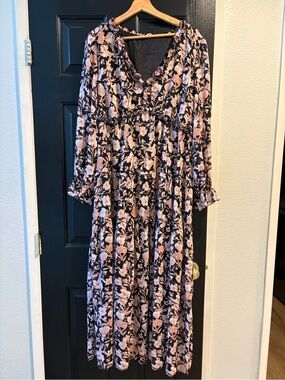 Black & Blush Floral V-Neck Midi Dress